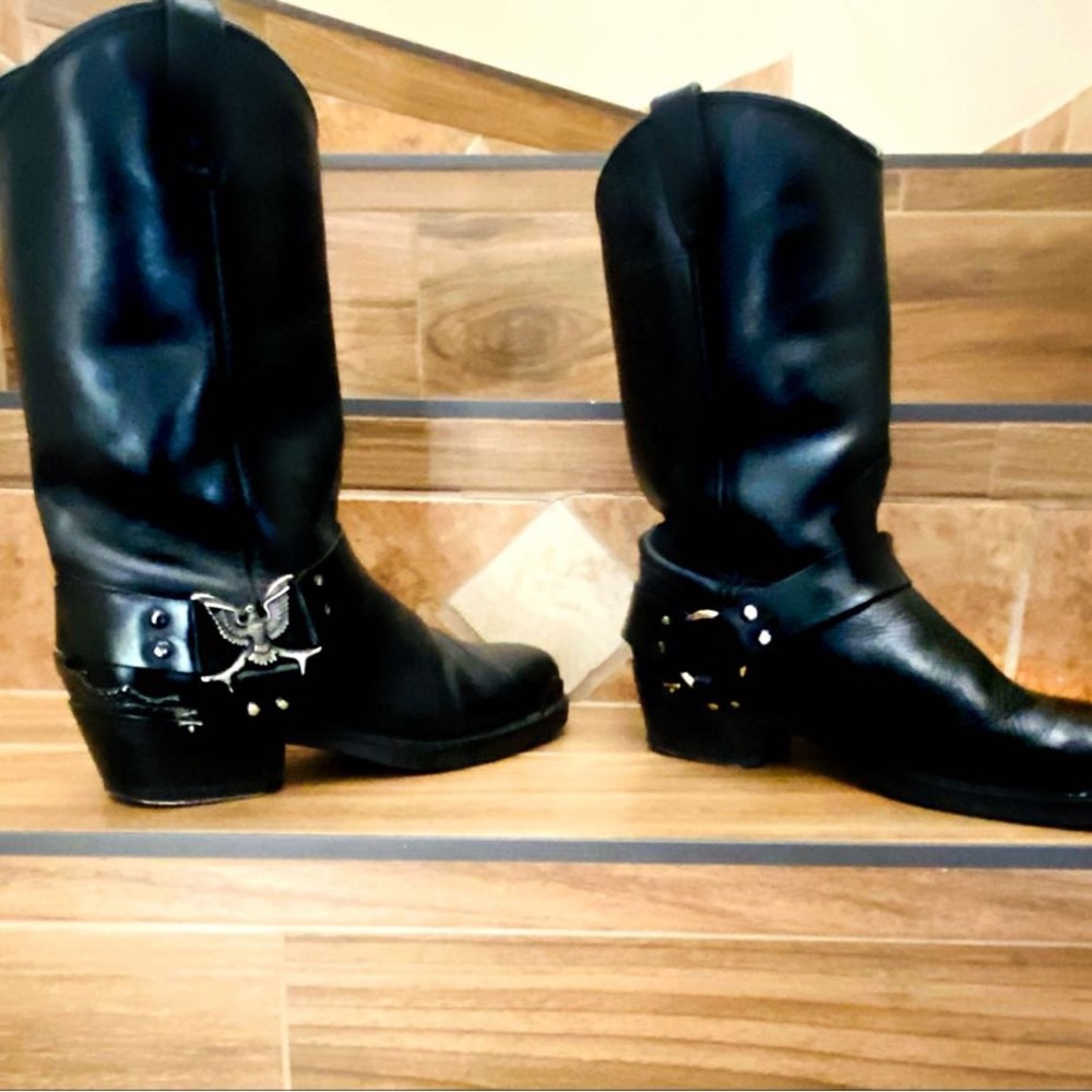 Mens black LEATHER Harley Davidson boots. Sz 10-1/2D. Good condition clean